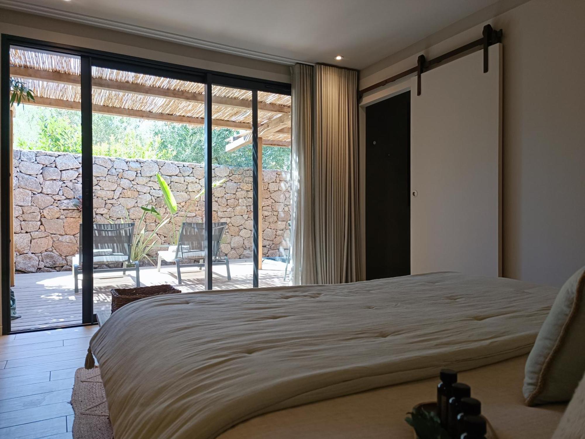 Hotel Les Suites Du Maquis Бонифачо Экстерьер фото